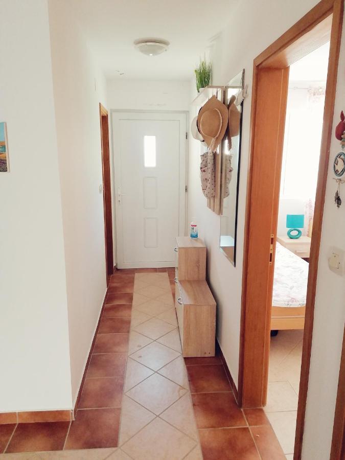 Apartment Vesna Vir Esterno foto