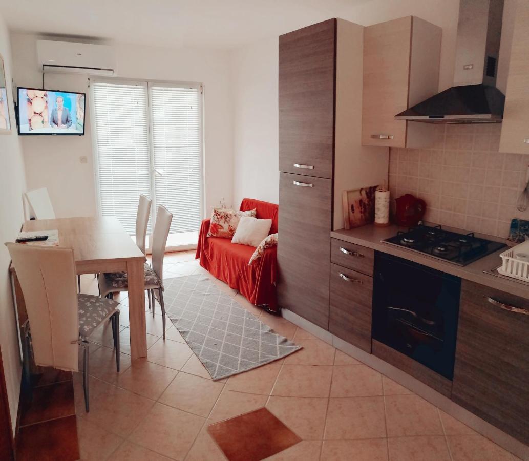 Apartment Vesna Vir Esterno foto