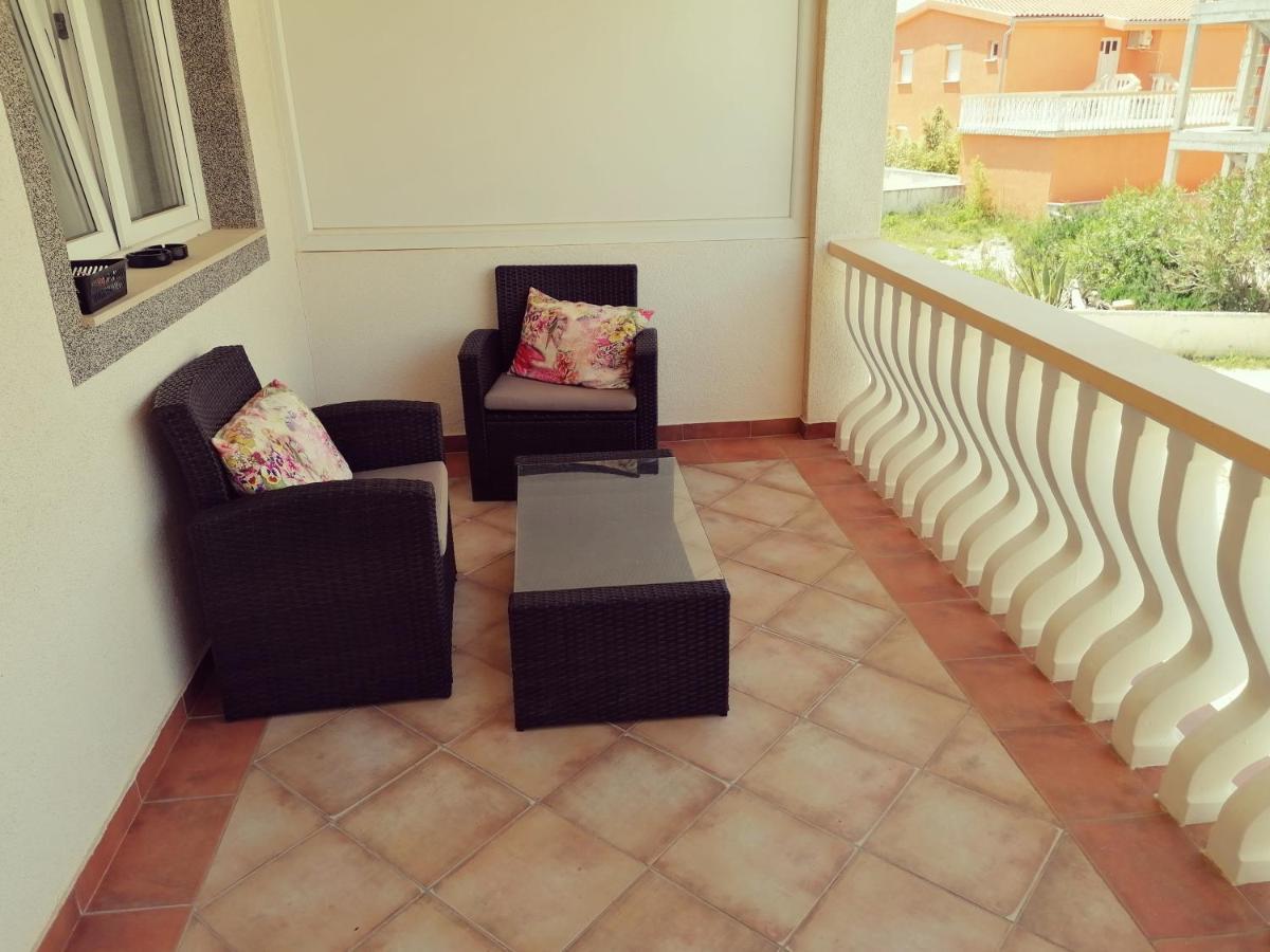 Apartment Vesna Vir Esterno foto